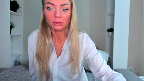 Snapshot of adriana_coy_ chatting on January 17, 10:22 am Adriana online show from January 17, 10:22 am