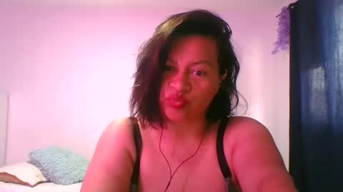 Snapshot of adrianagogo18 chatting on September 18, 1:53 pm adrianagogo18 online show from September 18, 1:53 pm