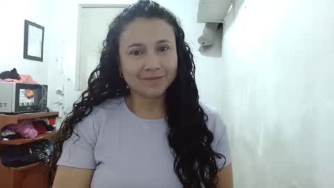 Snapshot of adrianatellez chatting on October 20, 1:25 pm Adriana Tellez online show from October 20, 1:25 pm