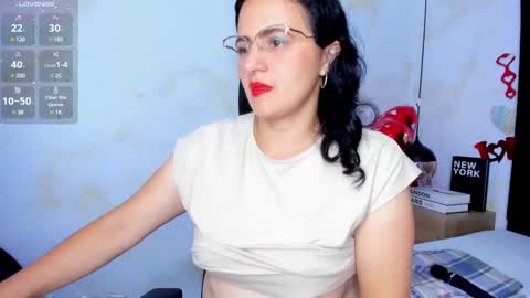 Snapshot of africa_holmes chatting on February 18, 2:05 am Africa online show from February 18, 2:05 am