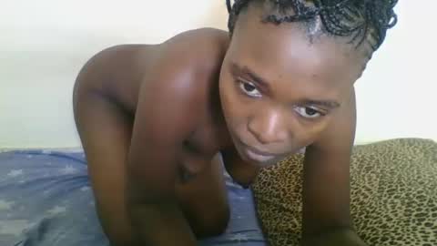 Yvonne online show from April 12, 9:01 am