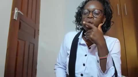 Leah online show from November 3, 3:21 am