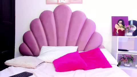 A F R O D I T A  E V A N S online show from April 13, 7:14 pm