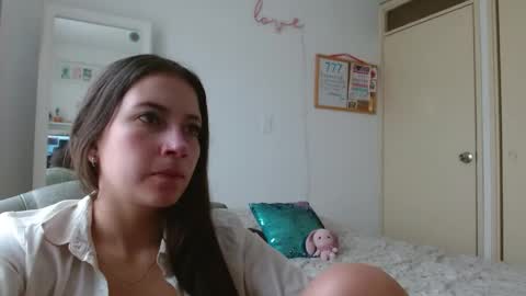 afrodithaa_ online show from April 17, 1:24 pm