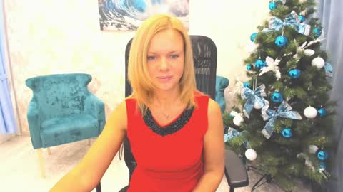 Snapshot of agathaklouin chatting on December 30, 4:09 am Agatha online show from December 30, 4:09 am