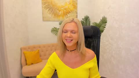 Snapshot of agathaklouin chatting on February 25, 7:16 pm Agatha online show from February 25, 7:16 pm