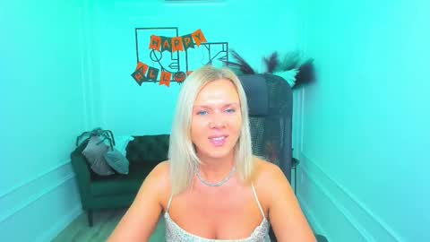 Agatha online show from October 26, 7:53 pm