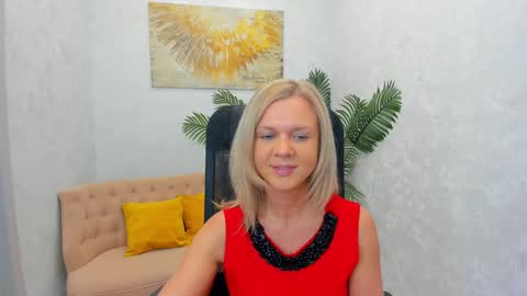 Snapshot of agathaklouin chatting on March 6, 7:54 pm Agatha online show from March 6, 7:54 pm