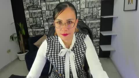 Snapshot of aghata_moon chatting on January 28, 2:42 pm Aghata Moon online show from January 28, 2:42 pm