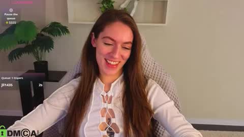 agnes wells online show from February 26, 9:30 am