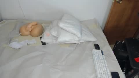 karoline  online show from November 10, 10:05 pm