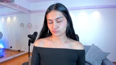 aidajoness online show from December 14, 1:06 pm