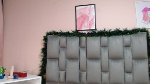 Ailyn online show from December 18, 9:41 pm