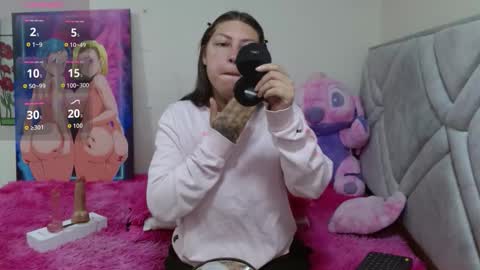 AilynBless online show from December 5, 11:11 am