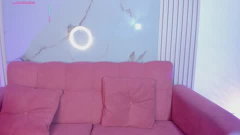 Ailyn online show from October 10, 7:02 am