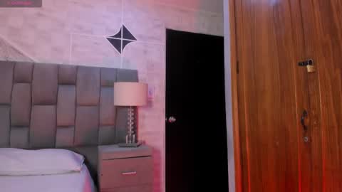 Ailyn online show from November 11, 11:35 pm