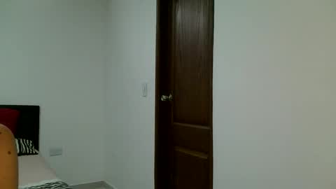 J  online show from September 15, 4:58 pm