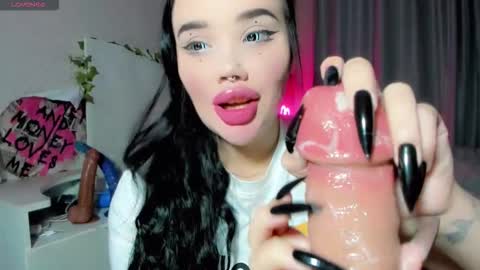 Snapshot of aira_vi chatting on October 6, 2:23 pm Aira online show from October 6, 2:23 pm