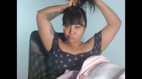 Snapshot of aisha_brownn chatting on December 23, 11:49 pm Aisha online show from December 23, 11:49 pm