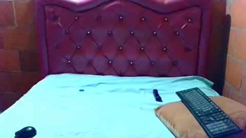 aisha koswell3 online show from October 24, 4:41 am