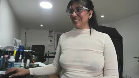 Katie   online show from November 19, 3:45 pm