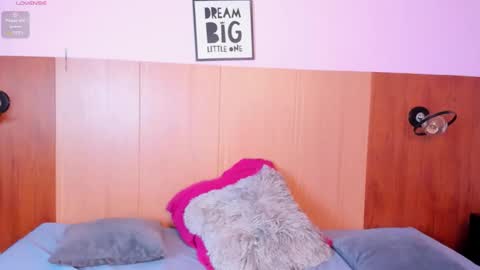 aishazaa online show from October 8, 4:00 pm