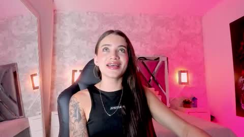 little aitana  online show from January 14, 6:24 pm