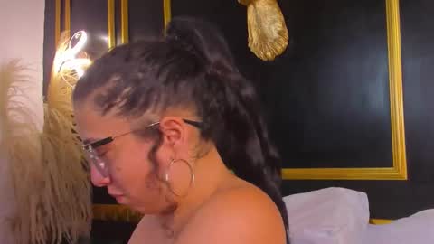 Aixa Burgos online show from November 24, 1:57 pm