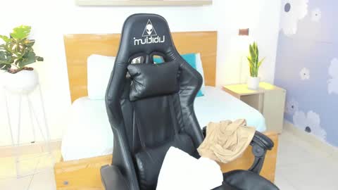 Snapshot of aixa_15 chatting on January 28, 12:00 pm Aixa Burgos online show from January 28, 12:00 pm