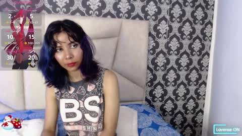 A K A N E  U W U online show from December 21, 12:06 pm