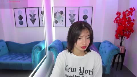 Azaka  online show from October 6, 12:33 pm