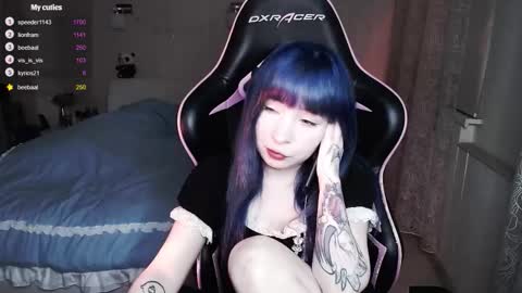 akirahartyx online show from October 2, 4:01 pm