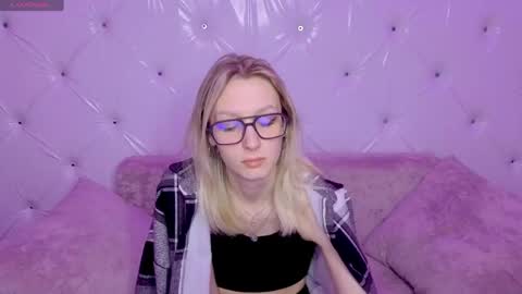 akiro_kim online show from February 24, 2:00 am