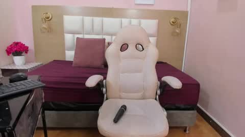 Snapshot of alahia_am chatting on September 28, 12:32 pm alahia_am online show from September 28, 12:32 pm