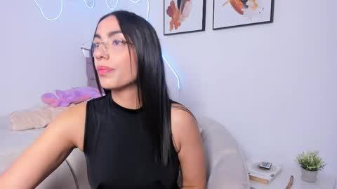 Alaia Alegria online show from April 11, 9:40 pm