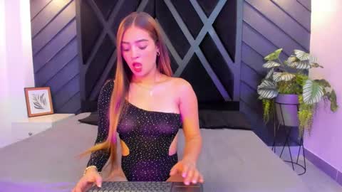 ALANA COX online show from October 20, 11:19 pm