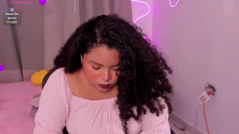 Alana Gmez  online show from November 6, 3:40 pm