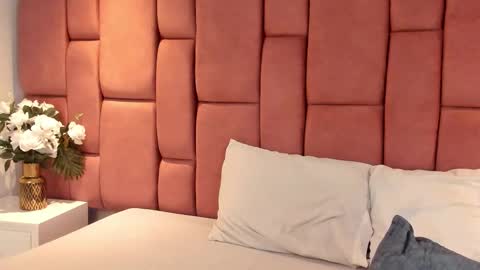 Alanna Jonnes online show from October 15, 9:28 pm