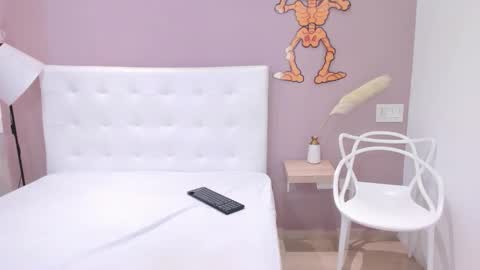 alayshajohnson online show from November 4, 9:42 pm