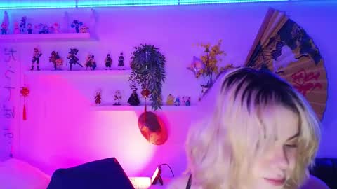 albaandthayron online show from April 6, 12:06 pm