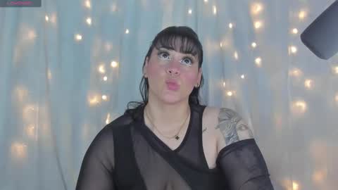 Snapshot of aleja_rossi chatting on January 19, 10:17 pm Aleja online show from January 19, 10:17 pm
