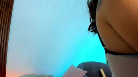 Aleja Moore online show from April 21, 9:05 am