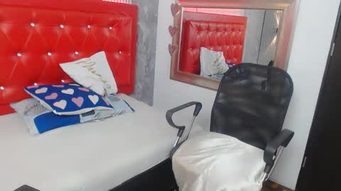   online show from December 3, 2:03 am