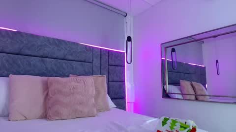 aleka_williams_ online show from September 24, 4:17 pm