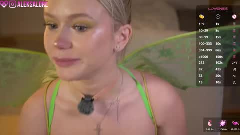 Lexi online show from October 31, 5:09 am