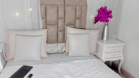 ALESKA online show from September 19, 1:10 pm