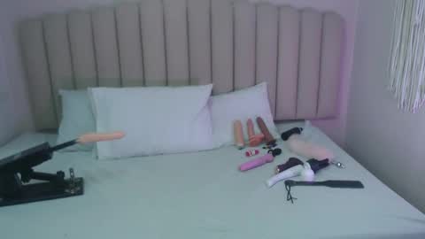 Aleska 3 online show from December 15, 2:11 pm