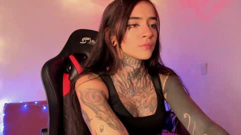 Snapshot of alessafrost_ chatting on December 18, 12:54 am Onlyfans Babykarma6 online show from December 18, 12:54 am