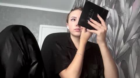 Betty online show from November 17, 8:48 am