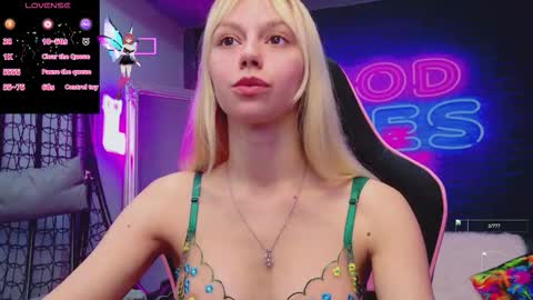 alessiacroft online show from October 24, 4:41 am